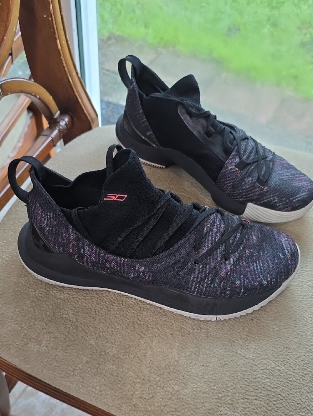 Under Armour Curry 5 Basketball Shoes with Multicolor Speckle Item#1020 - Picture 5 of 8